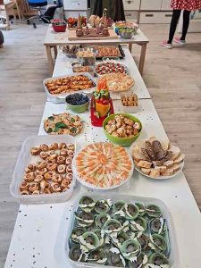 Märchenhaftes Büffet zum Faschingsfest von Eltern bereitestellt